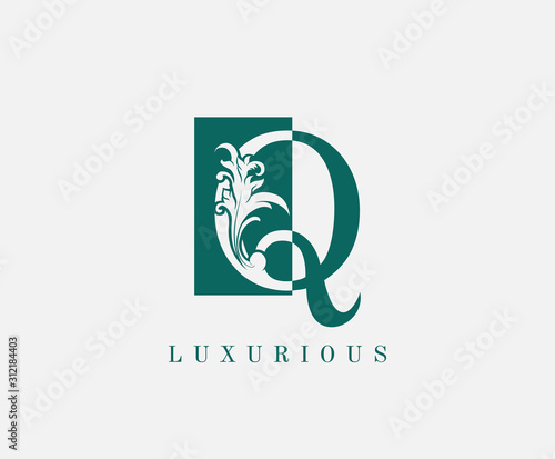 Q Letter Classic Vintage Logo. Luxury Q Swirl Logo Icon