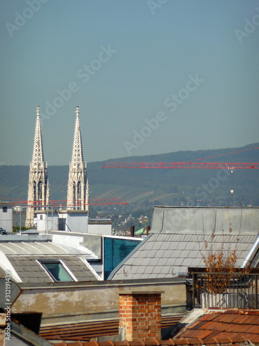 Über den Dächern von Wien, mit Blick auf die Votivkirche. photo