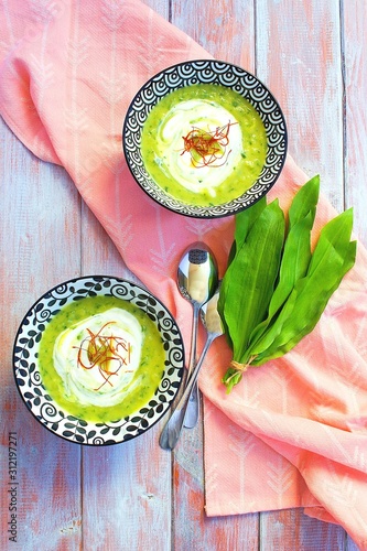 Cream soup with wild garlic