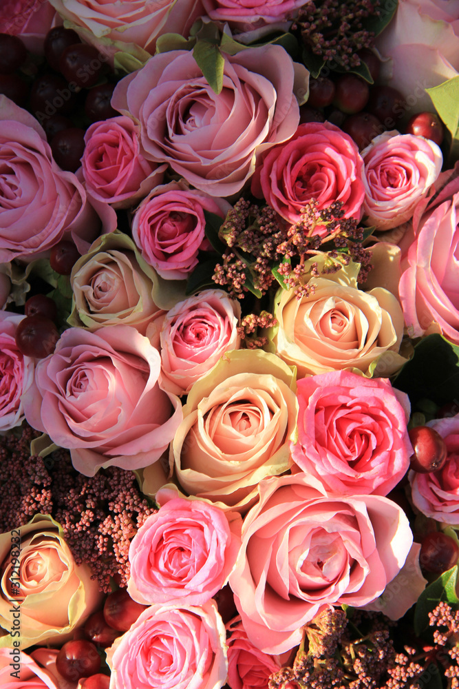 Pastel roses wedding arrangement Pastel roses wedding arrangement