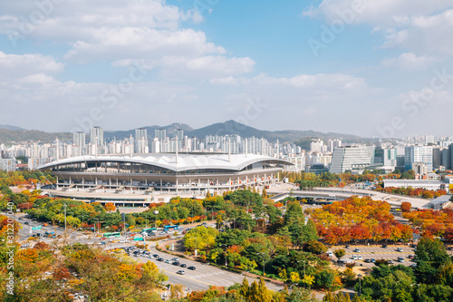 Obraz na płótnie Seoul World Cup Stadium and Seoul city panorama view from Sky park at autumn in Seoul, Korea w salonie