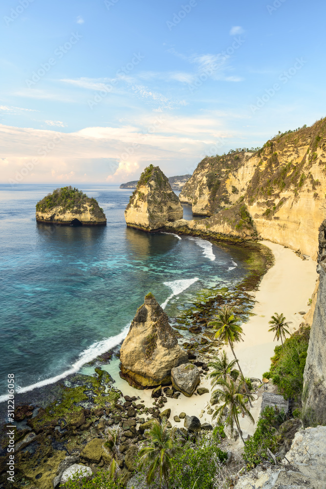 Stunning view of the Diamond Beach bathed by a turquoise sea during a ...