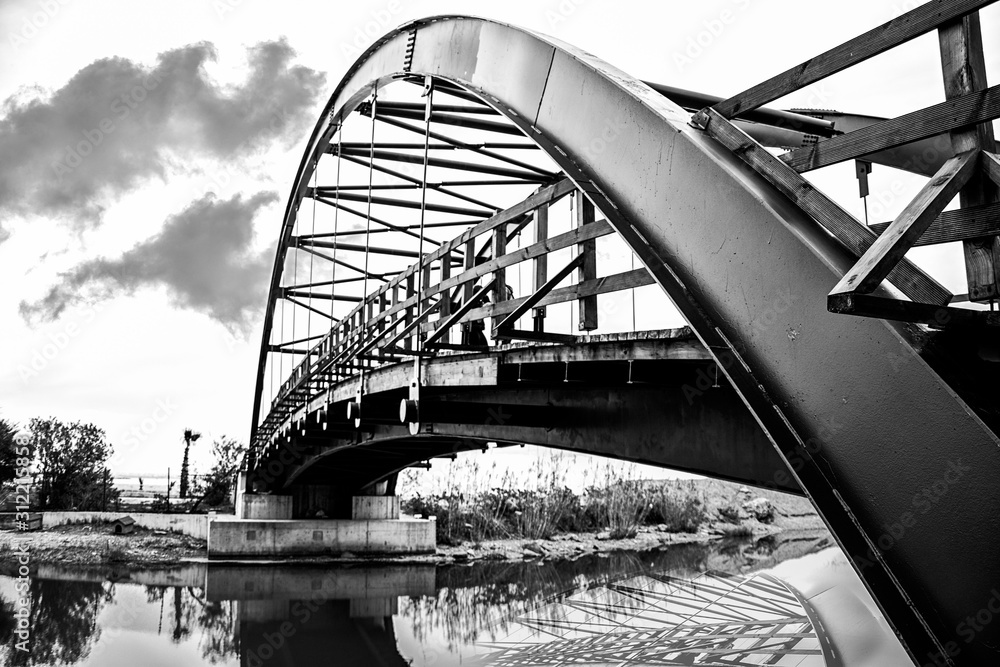 Obraz premium bridge over the river