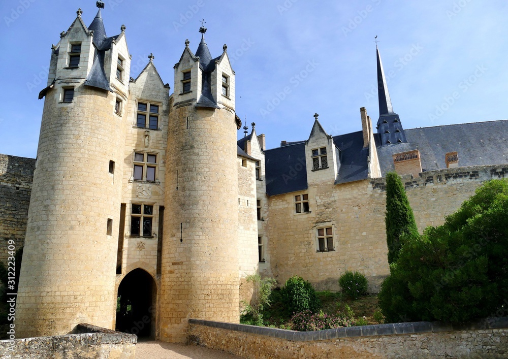 L’ entréedu château de Montreuil-Bellay
