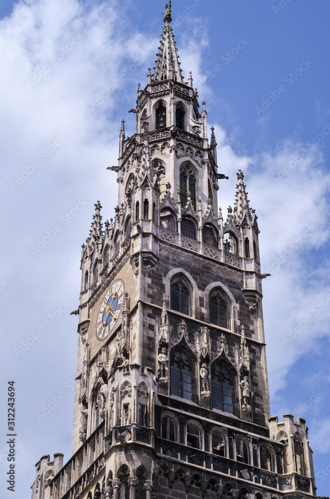 Fototapeta premium Turm eines Rathauses