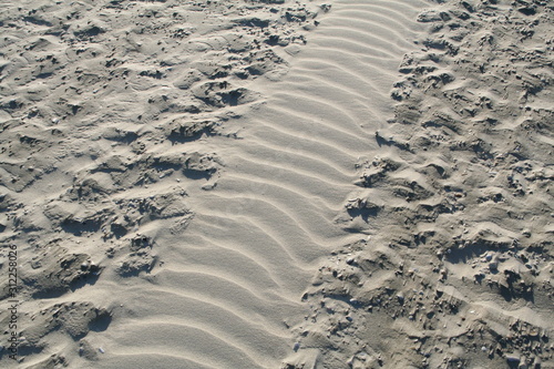 Strand, Sand am Meer, Reifen, Reifenspuren, Wind