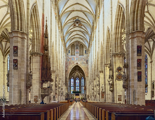 Obraz na płótnie Interior of the Ulm Minster, Germany. The church was laid in 1377, consecrated in 1405 and completed in 1890. w salonie
