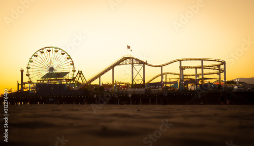 Los Angeles, USA - Santa Monica Pier - Sunset, Sonnenuntergang photo