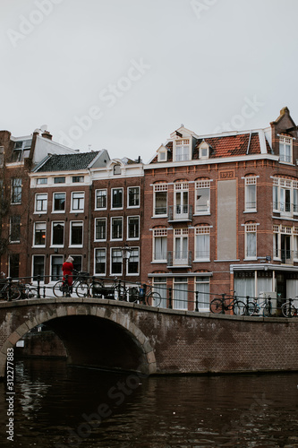 Dans les rues d'Amsterdam en hiver