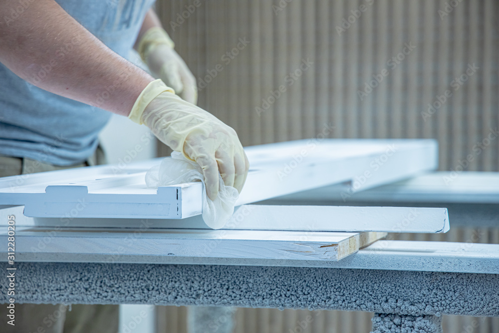 Schreiner Handwerk, Tisch schreinern und lackieren Schreiner Handwerk, Tisch schreinern und lackieren
