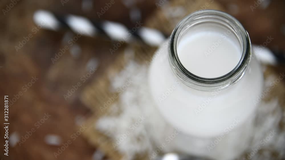 Rotating plate with Rice Milk (4K seamless loopable) Rotating plate with Rice Milk (4K seamless loopable)