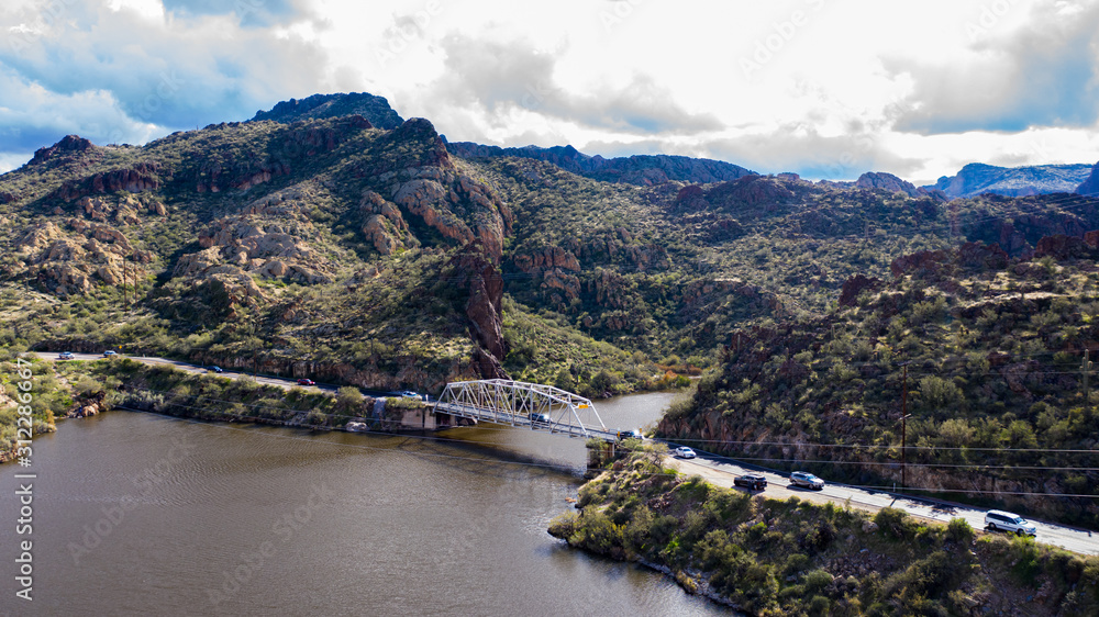 Obraz premium Canyon Lake bridge