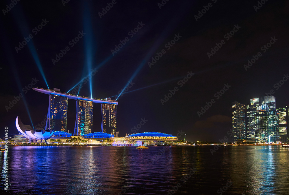 Singapur, Marina Bay Sands Lasershow, blau