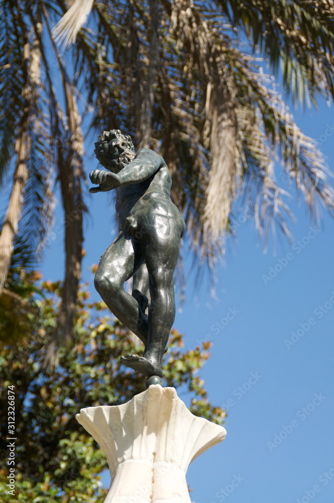 Fototapeta premium statue in Park