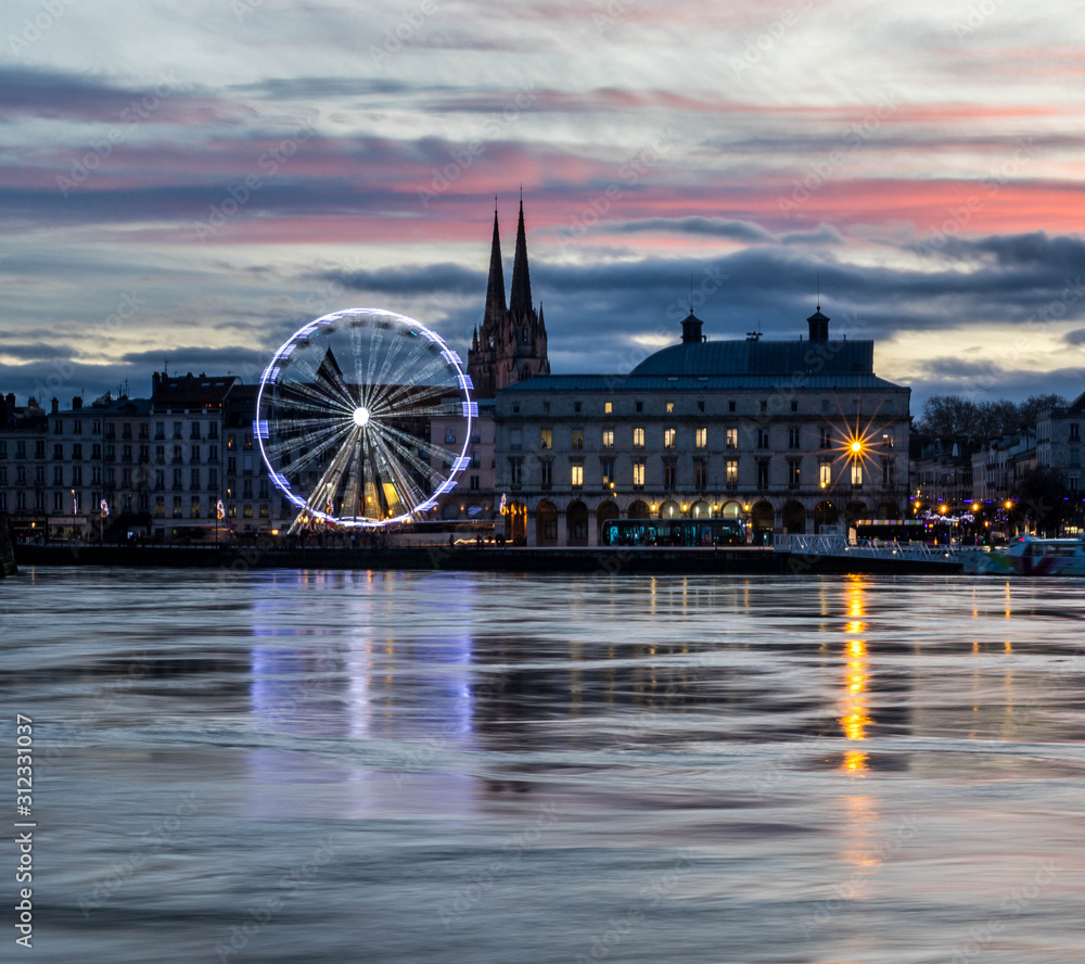 Fototapeta premium Grande roue à Bayonne en France