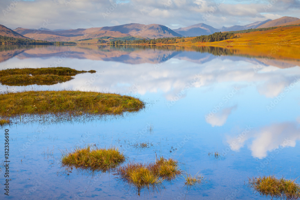 Obraz premium Reflections at Loch Tulla, Scottish Highlands