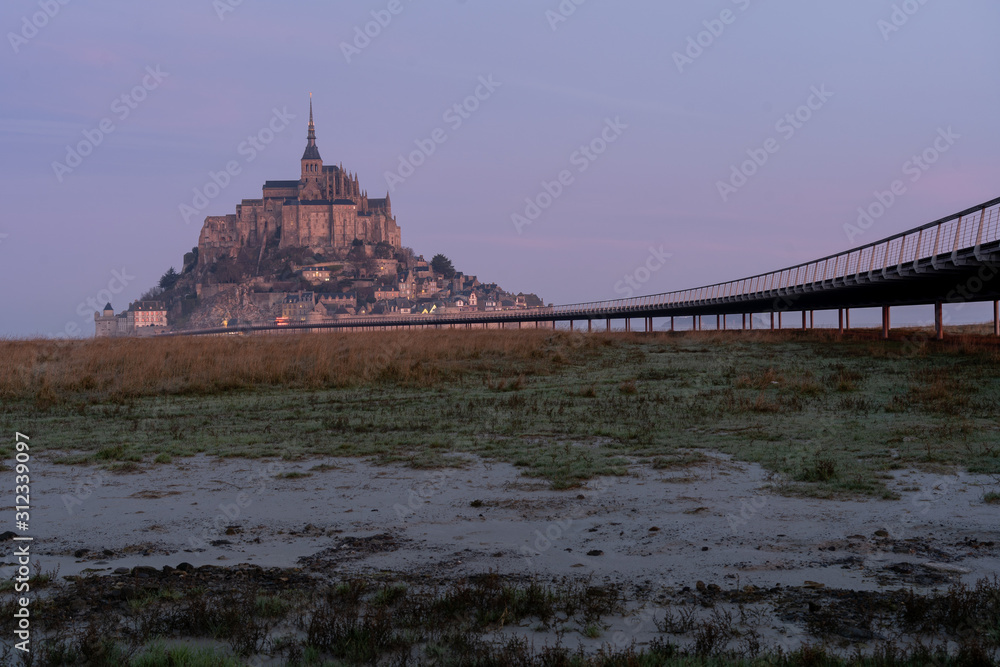 custom made wallpaper toronto digitalLe Mont Saint Michel in der Normandie Frankreich Dezember Winter