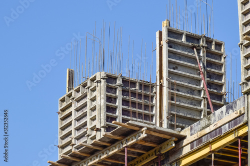 Construction of a multistory building