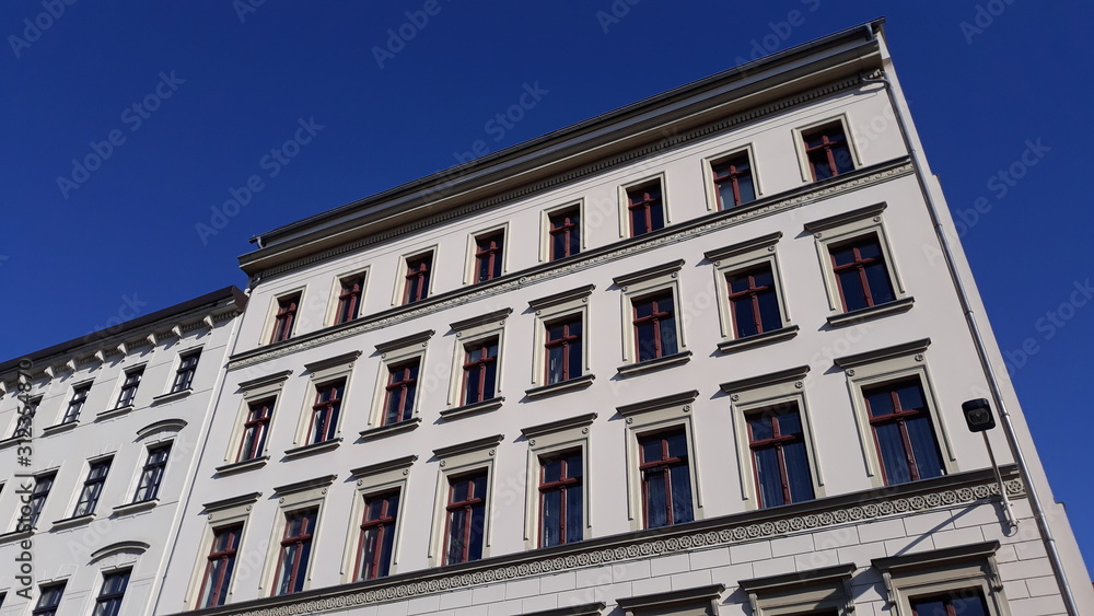 Wohnhaus Fassade Fenster Mehrfamilienhaus in Leipzig