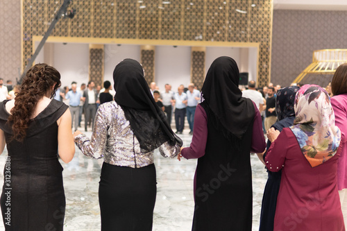 Fotografija Traditional Kurdish Dancing
