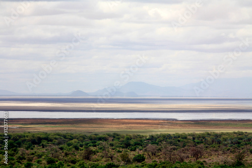 Serengeti Ebene Fluss Gewitter Berge