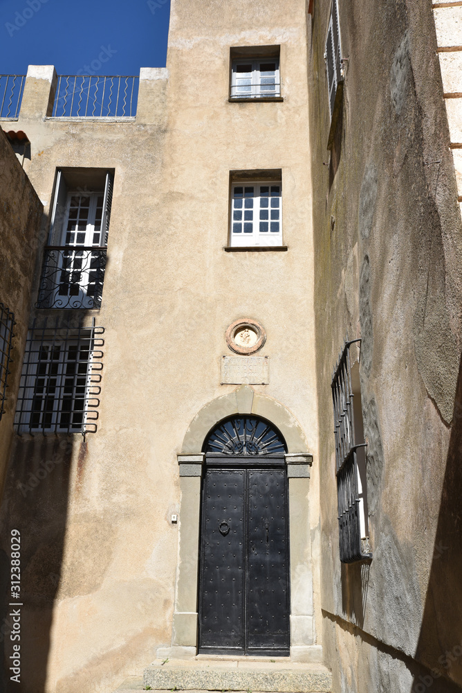 Vieille maison de village en Balagne, Corse