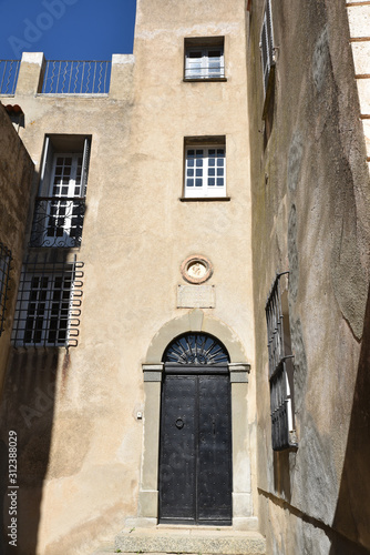 Vieille maison de village en Balagne, Corse © JFBRUNEAU