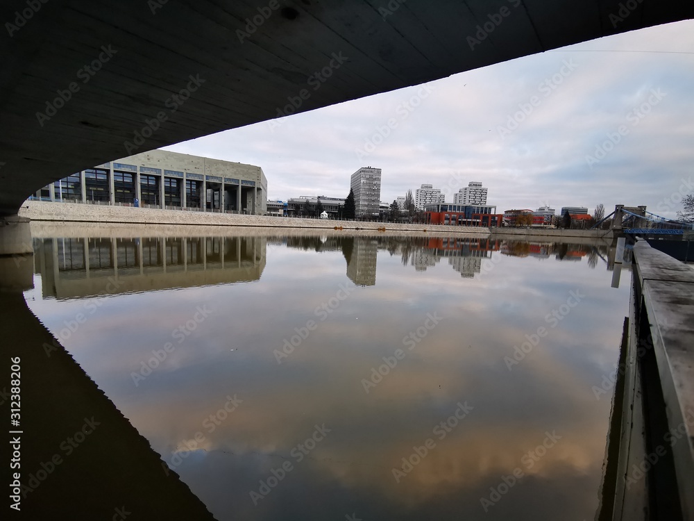 Naklejka premium bridge over the river