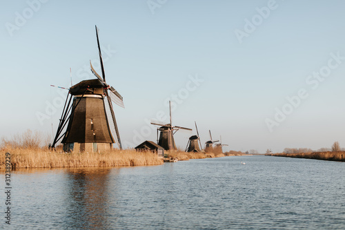 Moulins à vent en Hollande photo