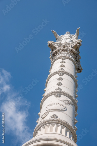 Canvas Print Column at Yorktown in Virginia, USA, commemorating surrender of British troops a