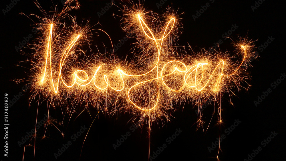 New Year, Neues Jahr, Neujahr Silvester 2020 mit Wunderkerze geschrieben, Feuerwerk New Year, Neues Jahr, Neujahr Silvester 2020 mit Wunderkerze geschrieben, Feuerwerk