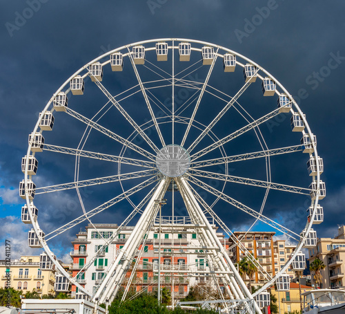 Ferris wheel attraction side view © gigadesign