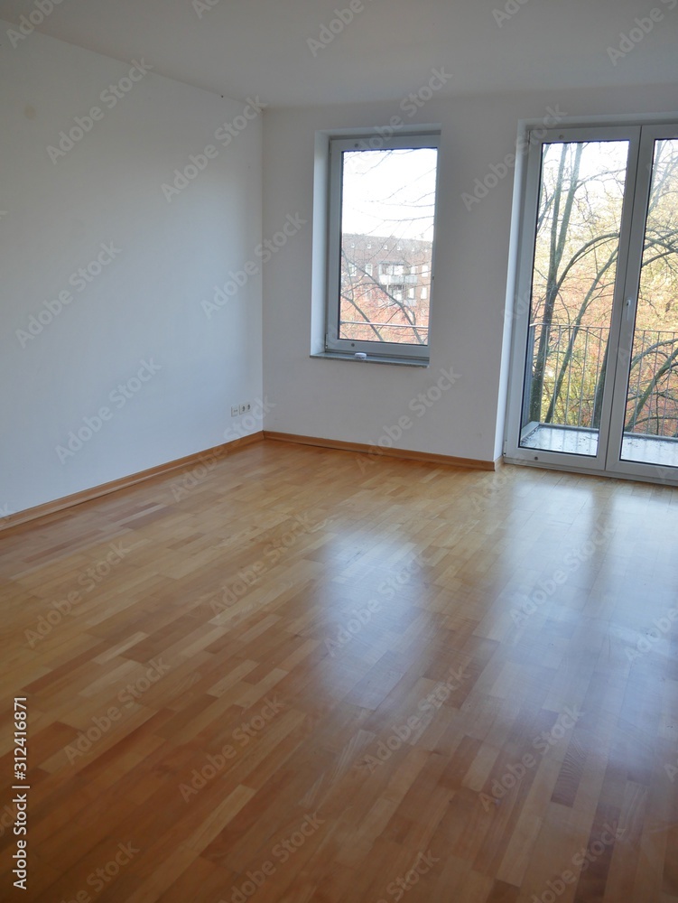 Fototapeta premium Leerer Raum in Wohnung