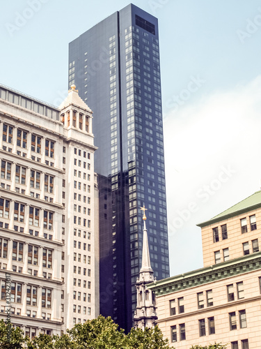 New York street view with modern and old historic buildings © Roberto Sorin