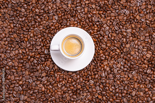 Neapolitan coffee. Cup of coffee on roasted coffee beans © Dmytro Flisak