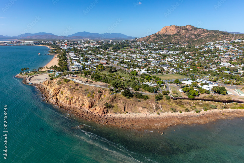 Townsville, Qld - View across Jezzine Barracks of Townsville Strand ...