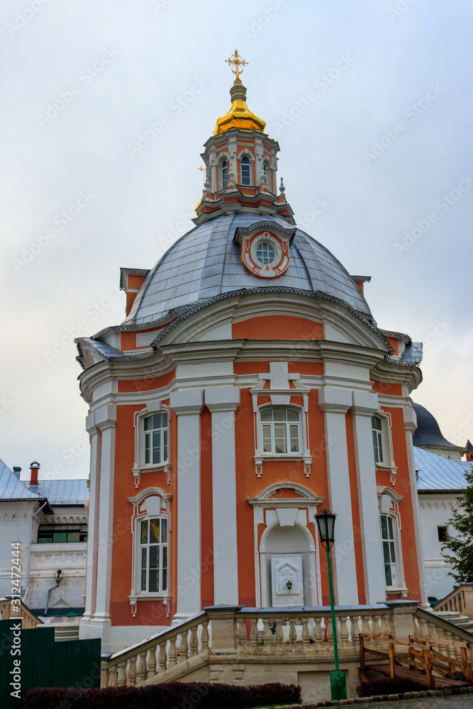 Obraz premium Church of the Smolensk icon of the Mother of God in Trinity Lavra of St. Sergius in Sergiev Posad, Russia