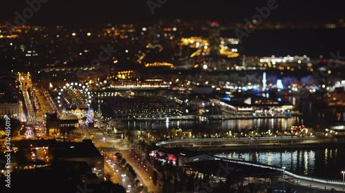 Wallpaper Mural Puerto de Barcelona vista desde Montjuic, muchas luces y movimiento Torontodigital.ca