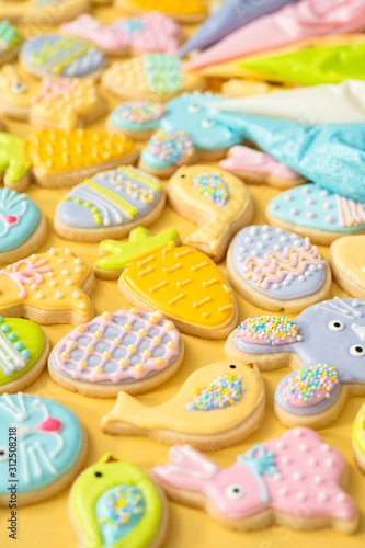 Easter cookies © arinahabich