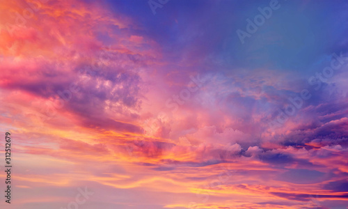 Sunset sky background, beautiful sunset background © Thomas