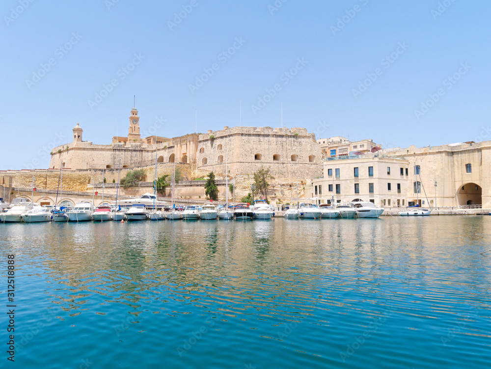 Beautiful buildings of the city of Isla. Malta