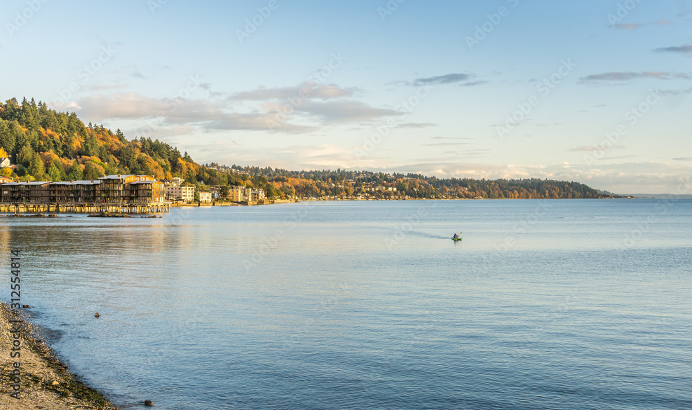 Obraz premium Autumn Colors Over Shoreline 2