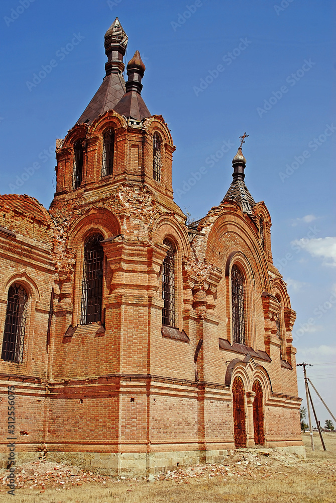 Fototapeta premium The ruins of the Church of St Nicholas in Golubinskaya near Volgograd, Russia