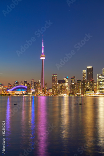 Skyline of Toronto with the iconic CN Tower, Ontario, Canada
