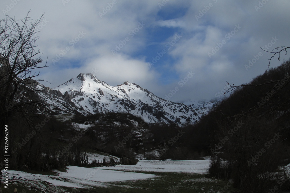 Paisaje de invierno   de Asturias
