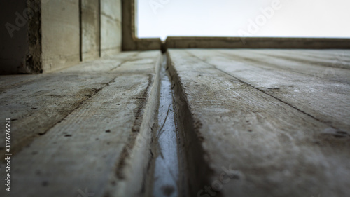 Expansion joint in a concrete wall
