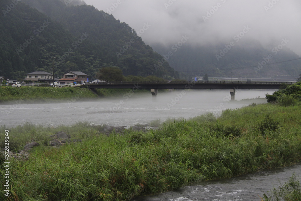 Fototapeta premium 長良川 岐阜県 白鳥地区