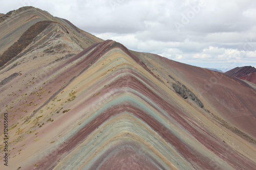the seven coloured mountain 