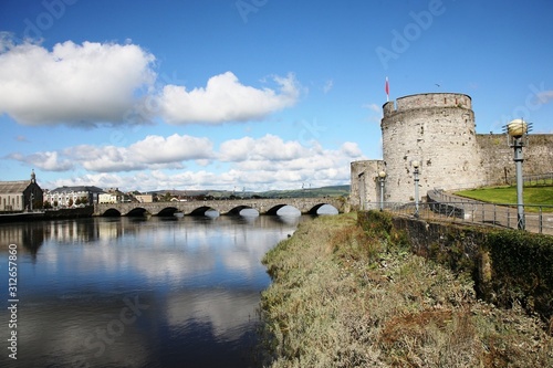Fototapeta Naklejka Na Ścianę i Meble -  King John's Castle, Ireland