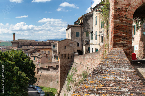 Jesi, strada delle mura